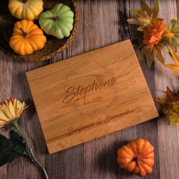 Wreath | Personalized Engraved Cutting Board